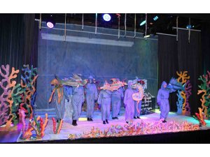 Konyaaltı’nda çocuklar ara tatile tiyatro ile başladı