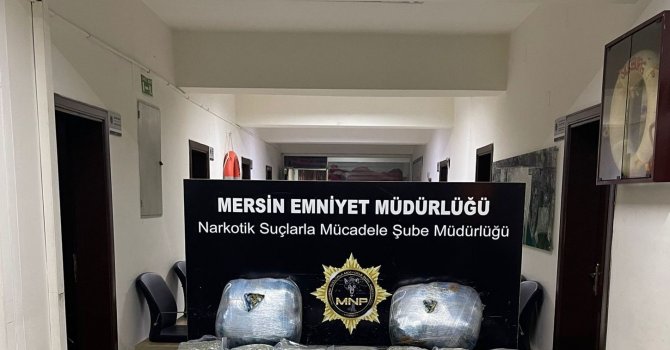 Mersin’de aranan şahıs 23 kilo esrarla yakalandı