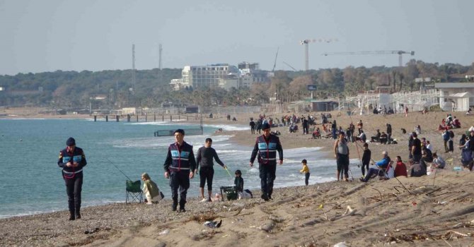 64 kilometrelik sahilde jandarmadan dronlu devriye