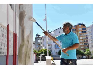 Konyaaltı’nda okullara bakım