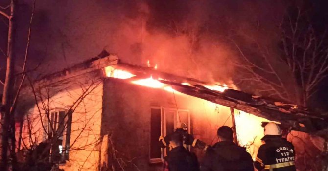 Sobadan çıkan yangında ev alevlere teslim oldu: Anne kurtarıldı, oğlu hayatını kaybetti