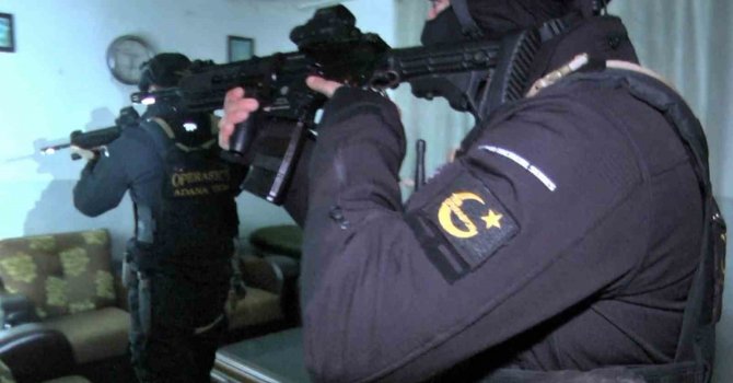 Interpol tarafından kırmızı bültenle aranan DEAŞ üyeleri Adana’da yakalandı