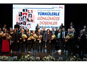 Seçer: "Bu memleket bizim, bükün renklerin"