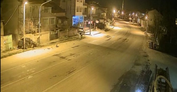 Isparta’da otomobilin hurdaya döndüğü kaza güvenlik kamerasında