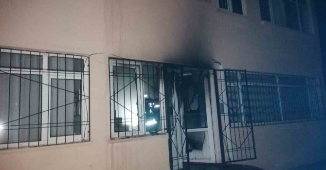 Sağlık ocağındaki yangın büyümeden söndürüldü