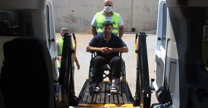 Büyükşehir’in Engelsiz Hizmet Aracı yüz güldürüyor