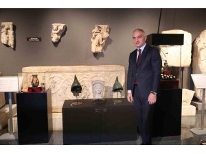 Türkiye’den geçmiş yıllarda ABD’ye kaçırılan 41 tarihi eser, Kültür ve Turizm Bakanlığının girişimiyle yurda getirildi