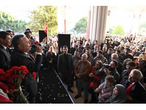 Ümit Uysal’dan ilk mesaj: “Muratpaşa birleşelim”