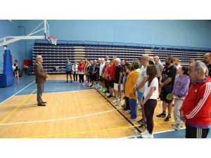 MEÜ, ’Cumhuriyetin 100. Yılı Veteranlar Badminton Turnuvası’ düzenledi