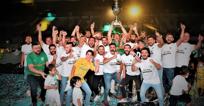 Korkutelispor'da muhteşem şampiyonluk kutlaması