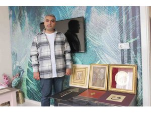 Hobi olarak başladığı tezhip sanatında çalışmalarıyla usta sanatçılara taş çıkarıyor