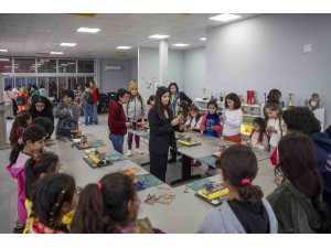 Aileler, sanal gerçekliğin sınırlarını çocuklarıyla birlikte keşfetti