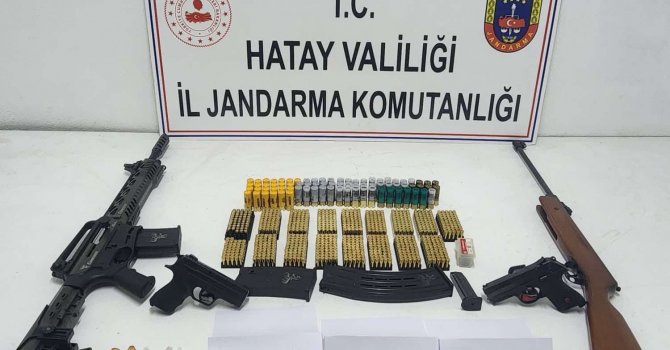 Hatay’da Jandarma’dan uyuşturucu ve kaçakçılık operasyonu