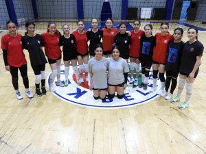 Kepez’in voleybol jenerasyonu parlıyor