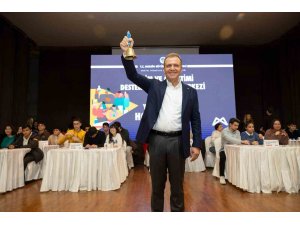 Başkan Seçer, öğrencilerin yarışma heyecanına ortak oldu