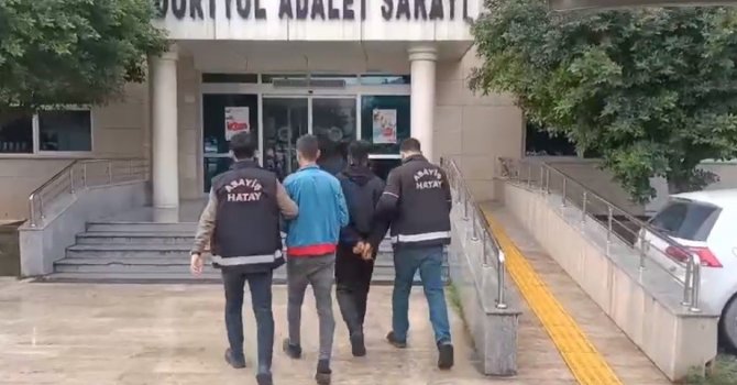 Dörtyol’da aranan 2 hükümlü yakayı ele verdi