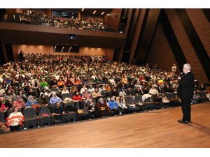 Başkan Başdeğirmen: "Gençlerimize faydalı olmaya çalışıyoruz"