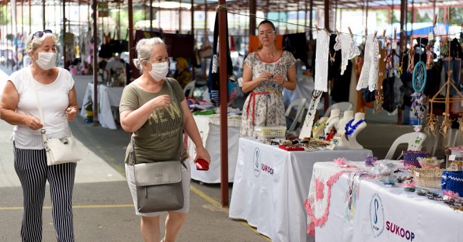 Bu pazarda kadın emeği değerleniyor