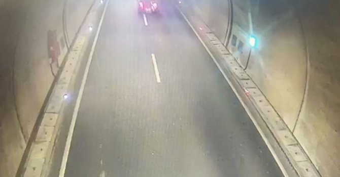 Otomobil tıra ok gibi saplandı: 1 ölü, 1 ağır yaralı