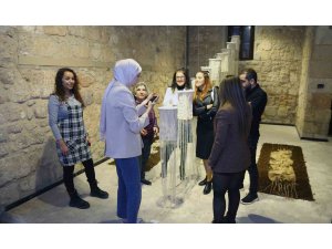 Mersin’de "Eski ve Yeni Karma Tekstil Tasarım Sergisi" açıldı