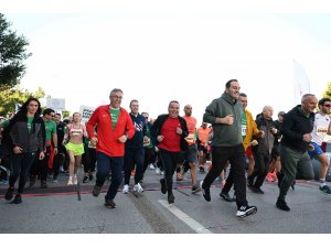 Başkan Böcek, Runtalya’da koştu