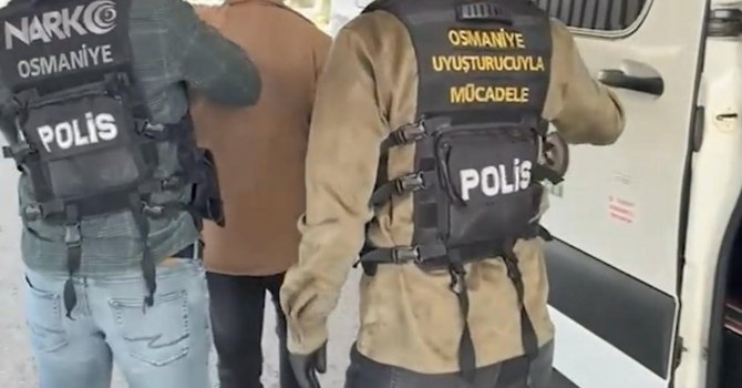 Osmaniye’de yolcu minibüsünde 2 kilo 150 gram uyuşturucu ele geçirildi