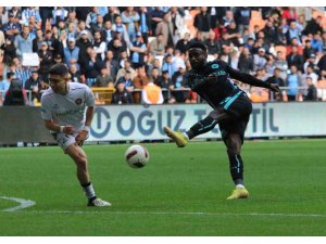 Trendyol Süper Lig: Y. Adana Demirspor: 1 - Fatih Karagümrük: 0 (İlk yarı)