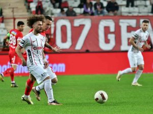 Trendyol Süper Lig: Antalyaspor: 1- Gaziantep FK: 0 (İlk yarı)
