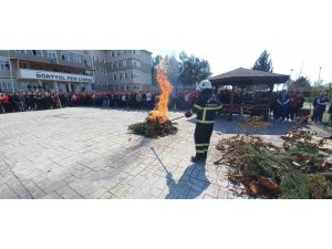 Dörtyol’da öğrencilere ve personellere yangın eğitimi verildi