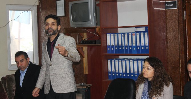 DÖŞEMEALTI'LI İŞÇİLER HEKİMOĞLU'NU BEKLİYORLAR