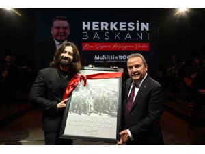 Ata’nın Antalya’ya gelişi Koray Avcı konseriyle kutlandı