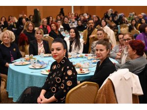 Tütüncü, emekçi kadınlar buluşmasında