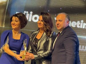 TÜİOSB Başkanı Akyürek Balta’ya ’Yılın Fark Yaratan Kadını’ ödülü