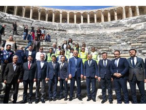 Aspendos geleceğe miras bırakılıyor