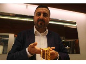 Günde onlarca çağrı alan sarraf, çözümü ‘zekat hesaplama’ hattı kurmakta buldu