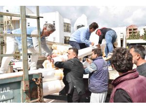 Hortumdan zarar gören Demreli üreticilere naylon desteği