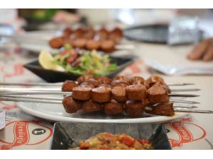 İftar sofralarının vazgeçilmezi ‘irişkit sucuğu’