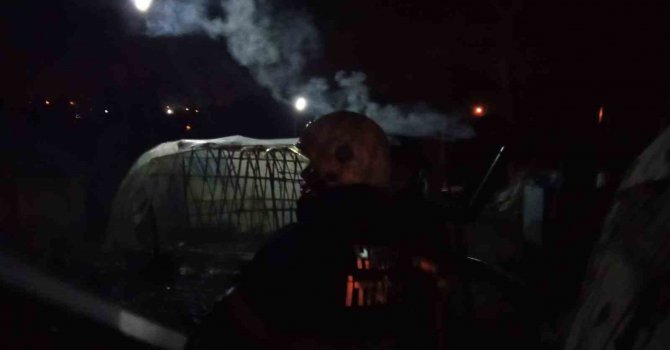 Samandağ’da çadır yangını