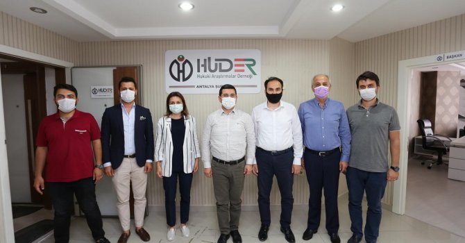 Cemil Meriç Müze Kitaplığı’na HUDER desteği