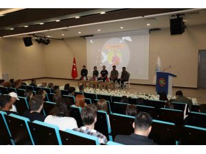 Yamaç paraşütü tutkunları ALKÜ’de buluştu