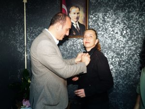 MEMLEKET PARTİSİ KONYAALTI KURUCU İLÇE BAŞKANI ELÇİN GÜNER CHP’YE KATILDI