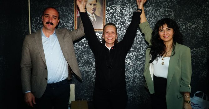 MEMLEKET PARTİSİ KONYAALTI KURUCU İLÇE BAŞKANI ELÇİN GÜNER CHP’YE KATILDI