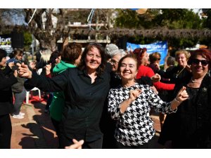 Yaşlı korosundan müzik şöleni