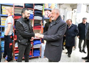 Başkan Başdeğirmen: "Onlar savuruyor biz işimize bakıyoruz”