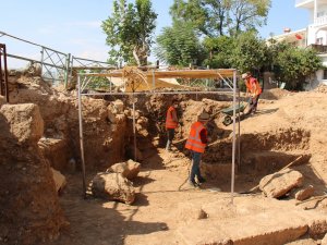 Hıdırlık Kulesi’nde arkeolojik kazılar sürüyor