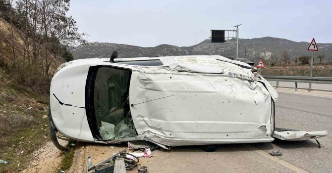 Burdur’da kontrolden çıkan ticari araç takla attı: 1 kişi yaralandı