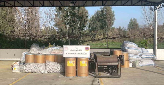 Adana’da kaçak havai fişek üretimine 2 gözaltı