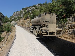 Manavgat Ahmetler yolu asfaltlanıyor