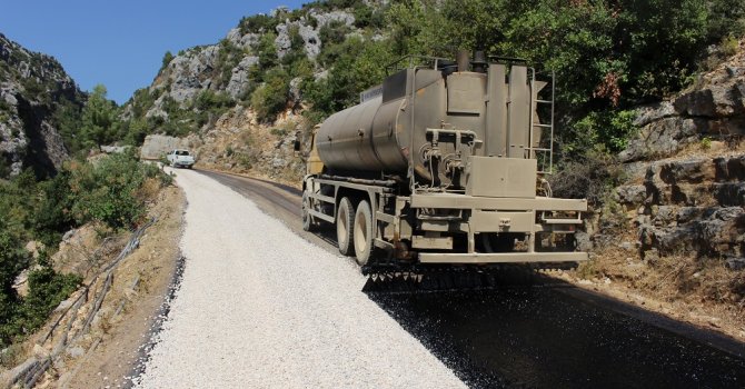 Manavgat Ahmetler yolu asfaltlanıyor