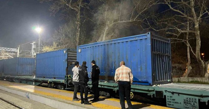 Yük treninde çıkan yangın korkuttu